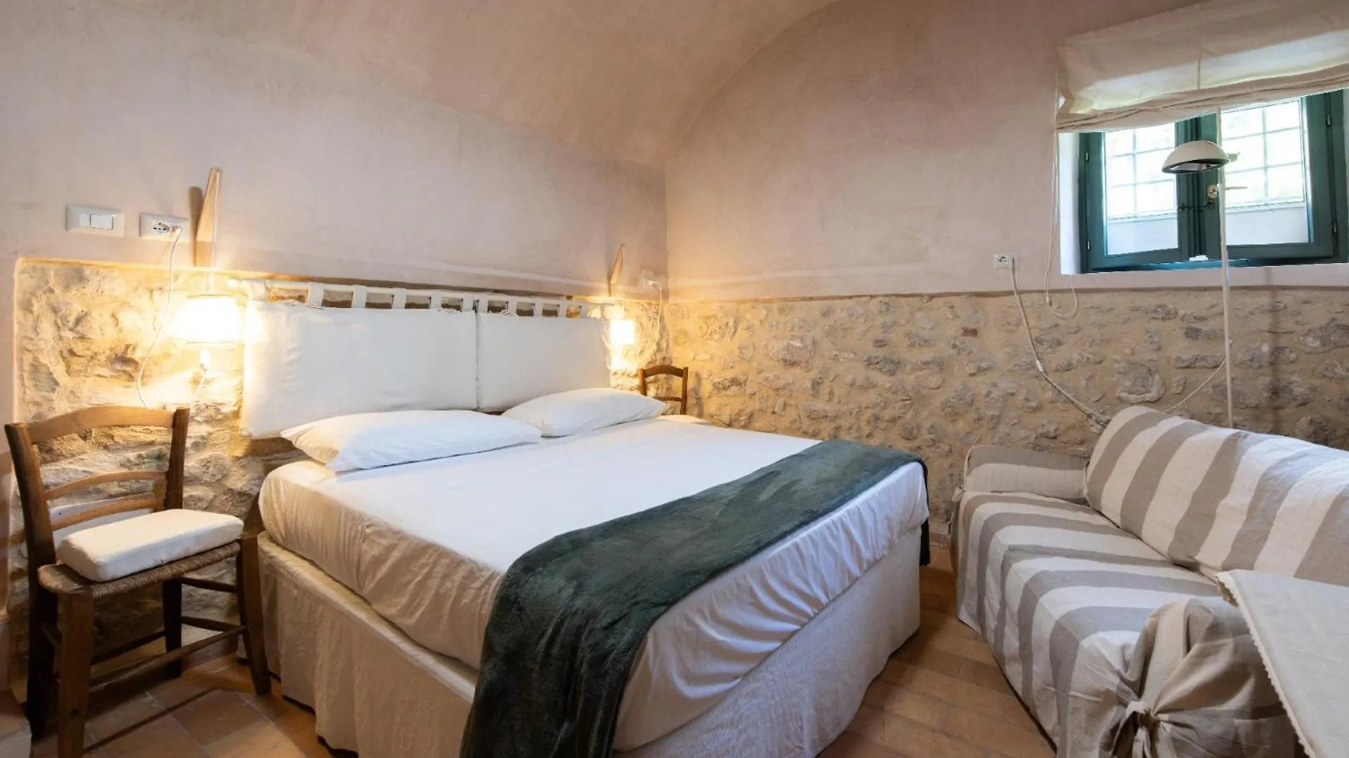 Dimora Del Poeta Pigari Guest House Negrar Italy